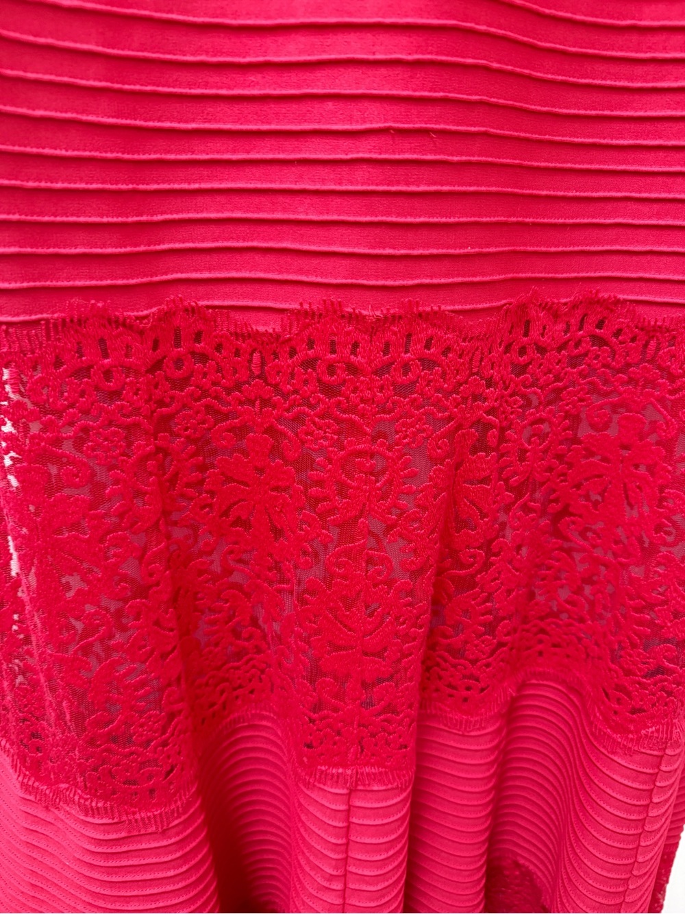Tadashi Shoji Scalloped V-Neck Lace & Band Maxi Dress in Deep Red - Picture 2 of 4